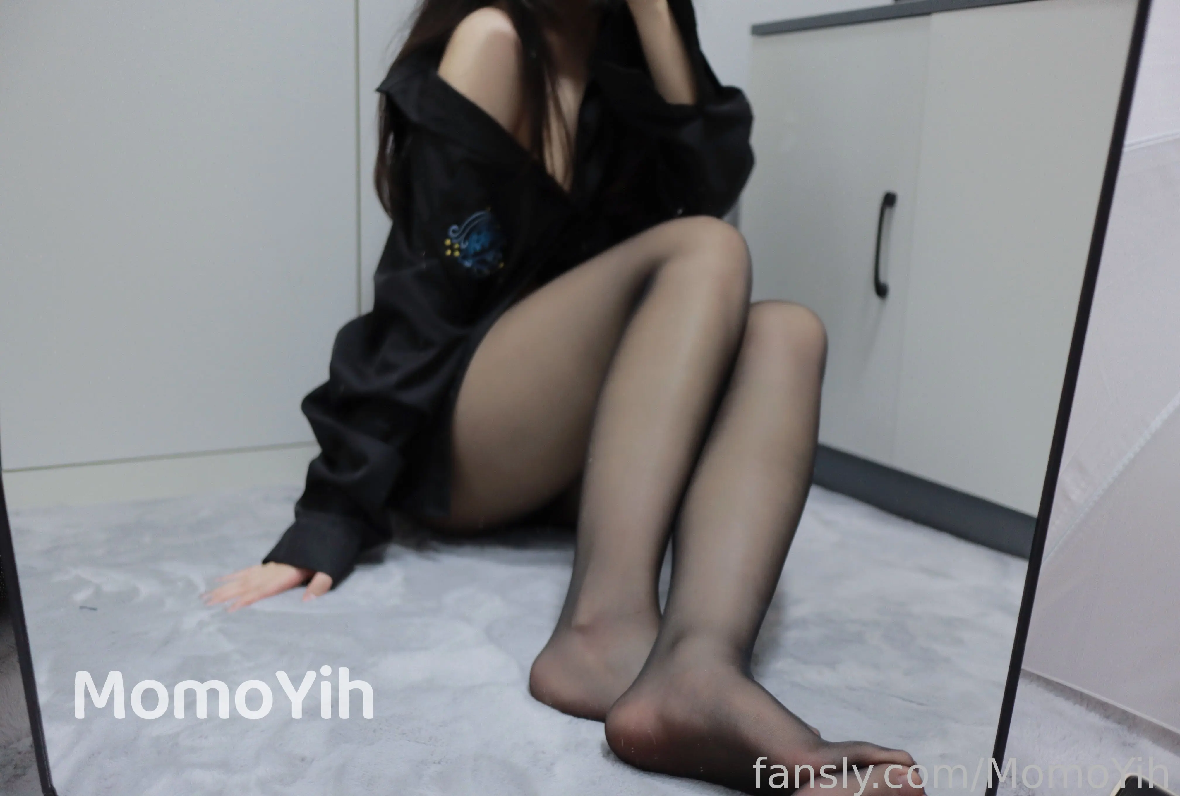 极品丝足控女神Momoyih[110V-54GB]