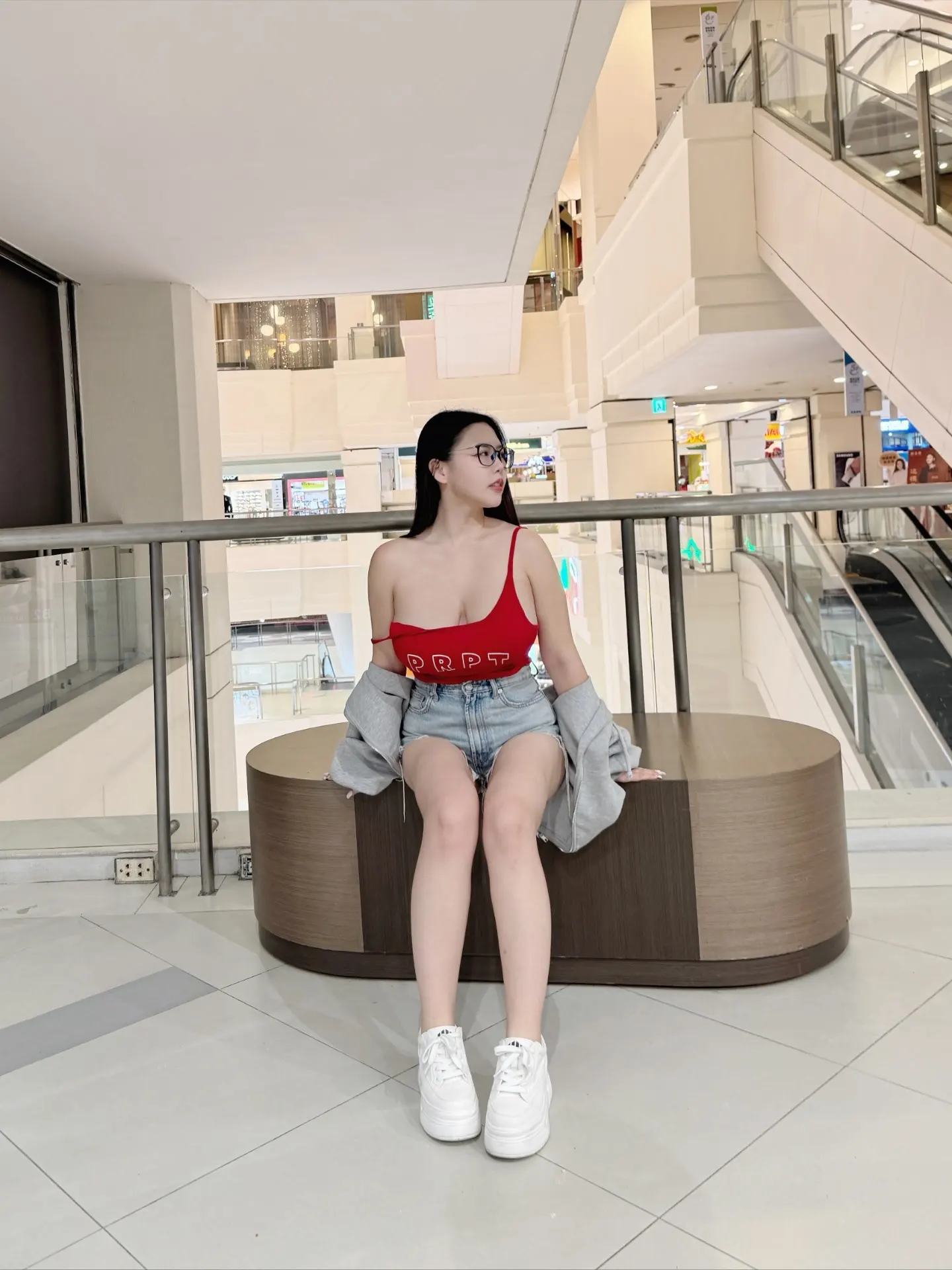 崩壞的英文老師倪娜Nina_loveu[25.5GB]