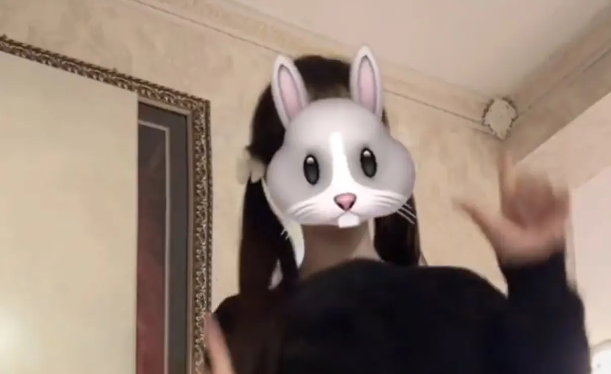 Yo77258(龙里酱) 合集下载[113V][持续更新]