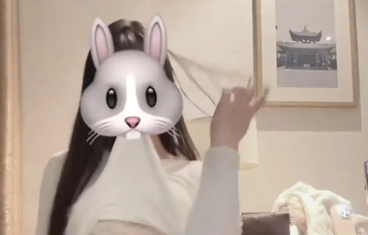 Yo77258(龙里酱) 合集下载[113V][持续更新]