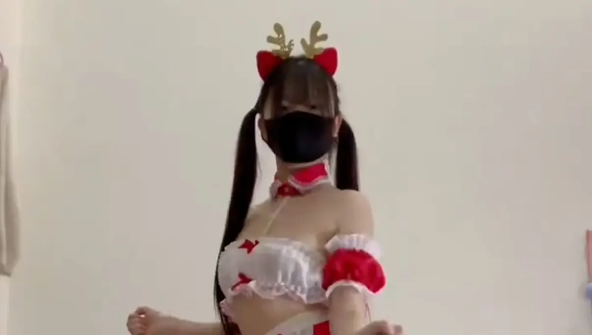 Yo77258(龙里酱) 合集下载[113V][持续更新]