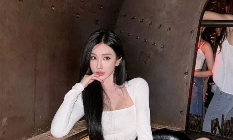 约跑大神 巅峰MALONG 各种00后极品妹子 [392V-116GB]