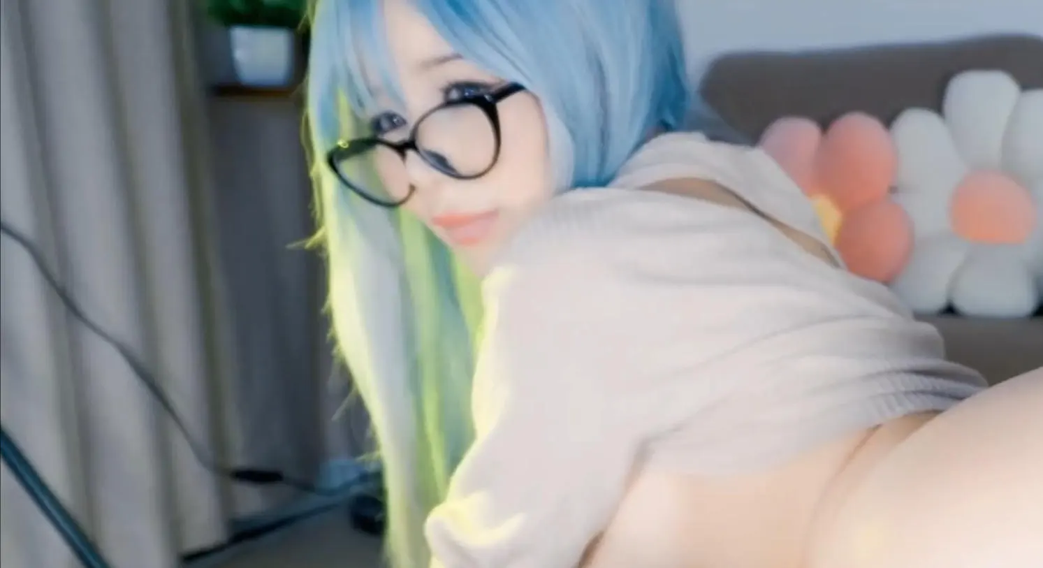 极品身材喷shui女神小尹恩惠Baeasian 丝袜pen水 [4V-8GB]