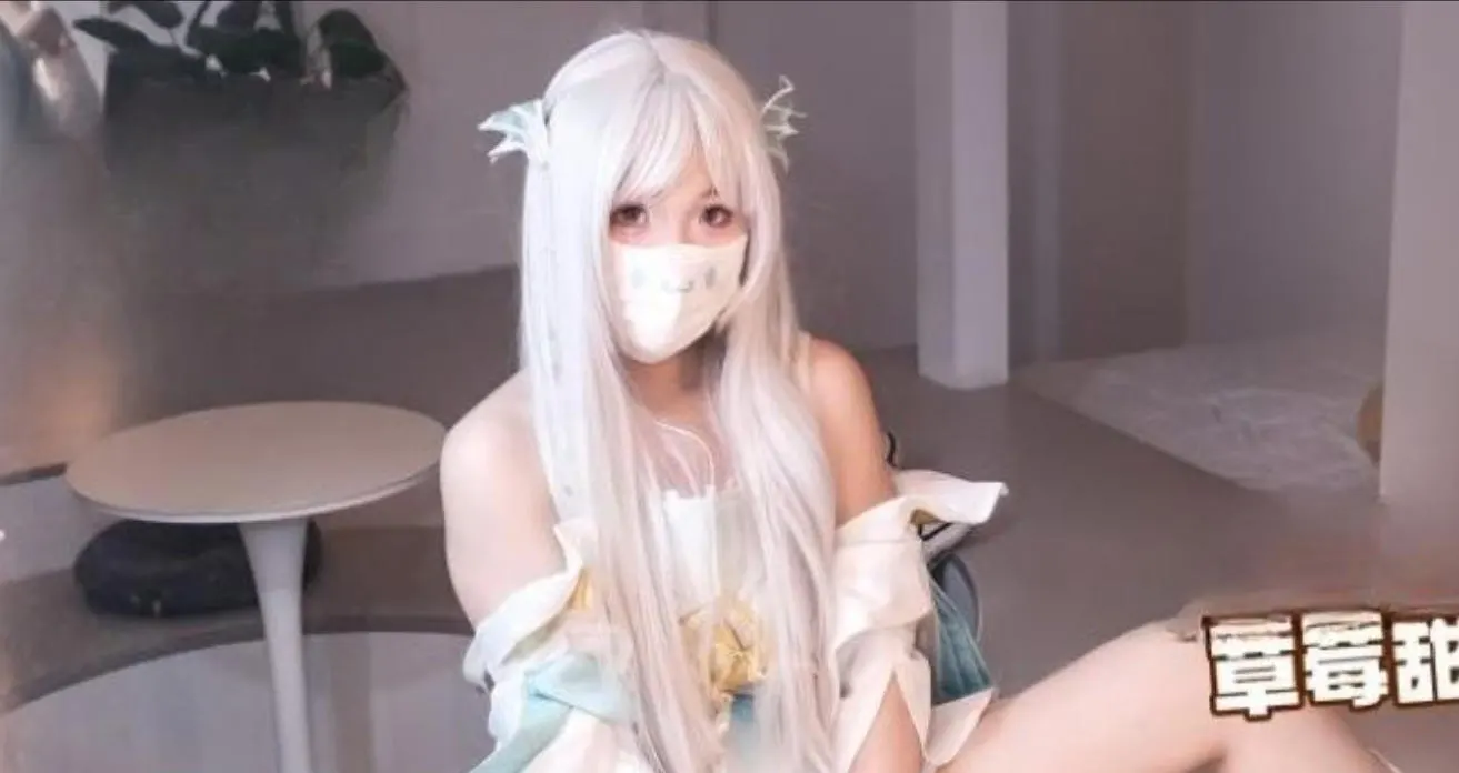 爱吃雪糕(草莓甜筒) 4K高清作品合集[16V-98GB]