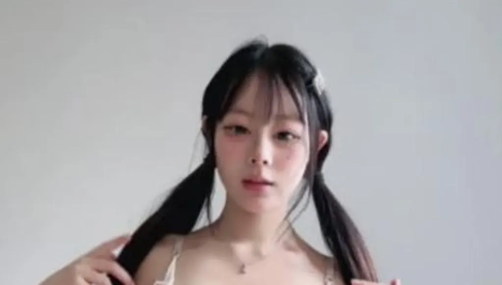 双马尾娇小萝莉小童 极品身材 [33V-26GB]