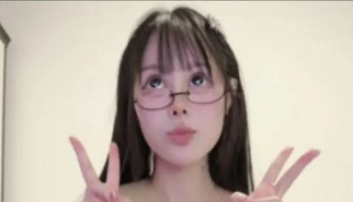 双马尾娇小萝莉小童 极品身材 [33V-26GB]