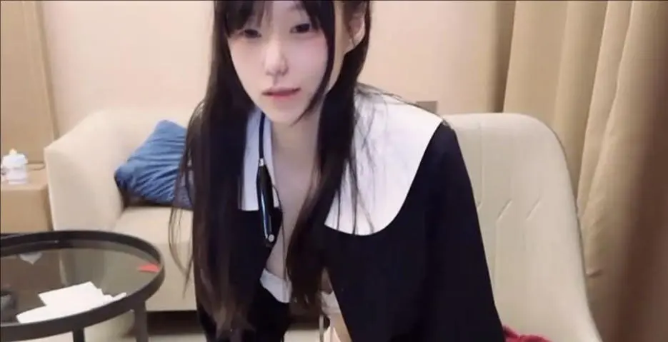 XiaoxiaBaby 高颜值校花女神直播ZW喷水[21V-9.2GB]