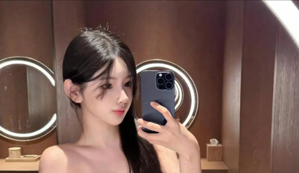 顶级巨ru肥臀 温柔wnru621526 线下露脸合集[84V-3.4GB]