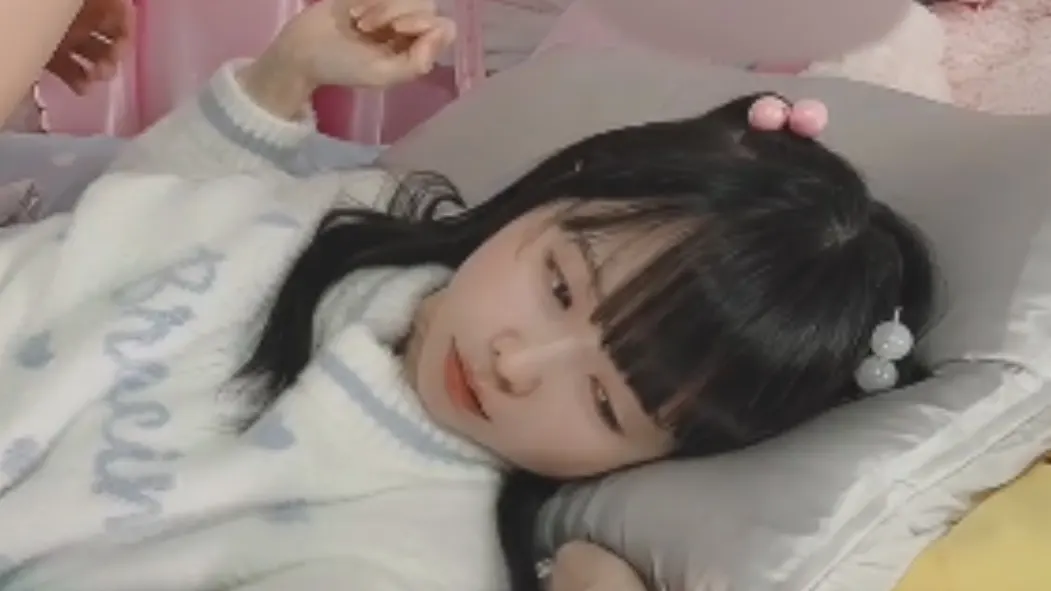 日本萝莉 yurinslittlepeach 合集[40V-28GB]