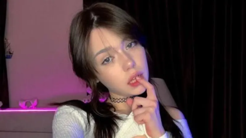 超高颜值福利姬 JoNorris 嫩出水[129V-21GB]