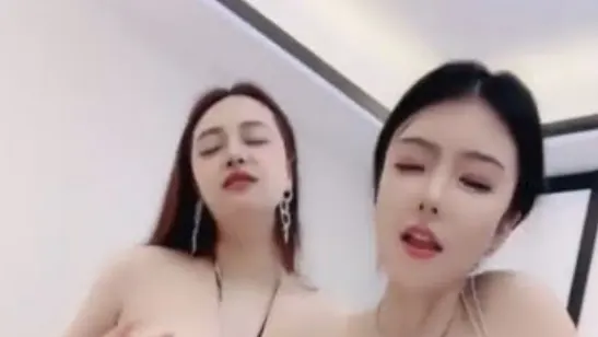 小白兔双fei 极品姐妹花[2V-3.6G]