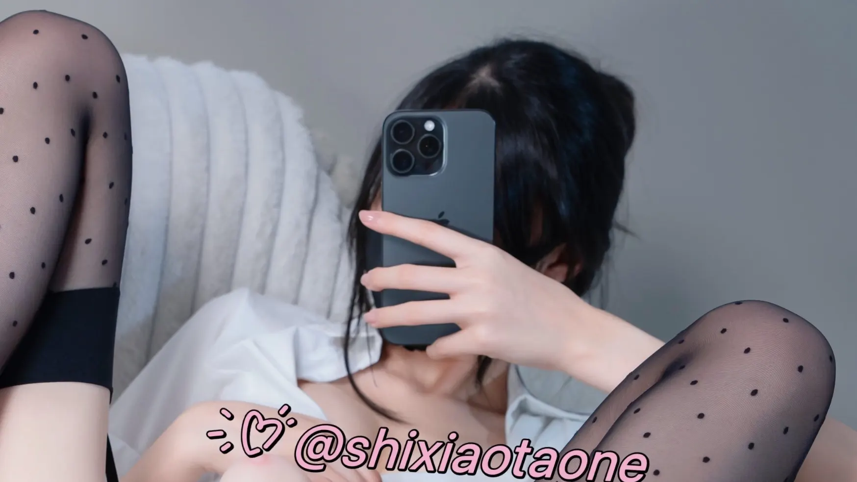 极品白嫩萝莉 shixiaotaone小桃 合集 [121V-45.6G]