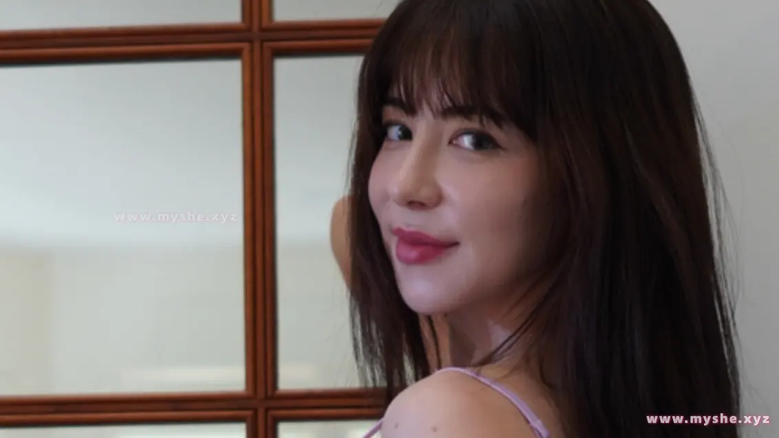 高颜值欧亚混血女神 Luna Lovekiss 合集[85V-23G]