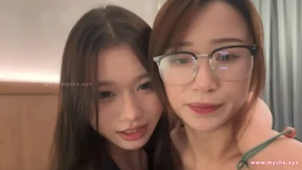 主播202509yoyo 10.20-11.28 表姐带着表妹直播 89v33G