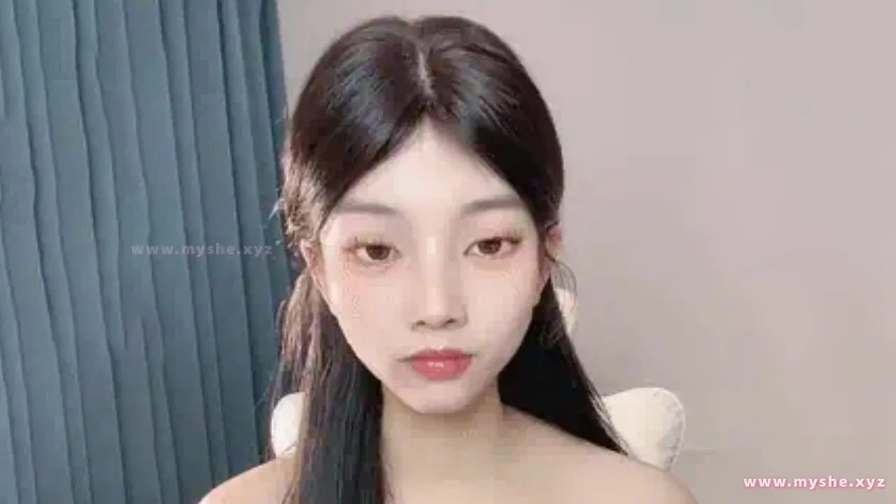 纯情甜妹 一只张张包 直播合集 44v55G