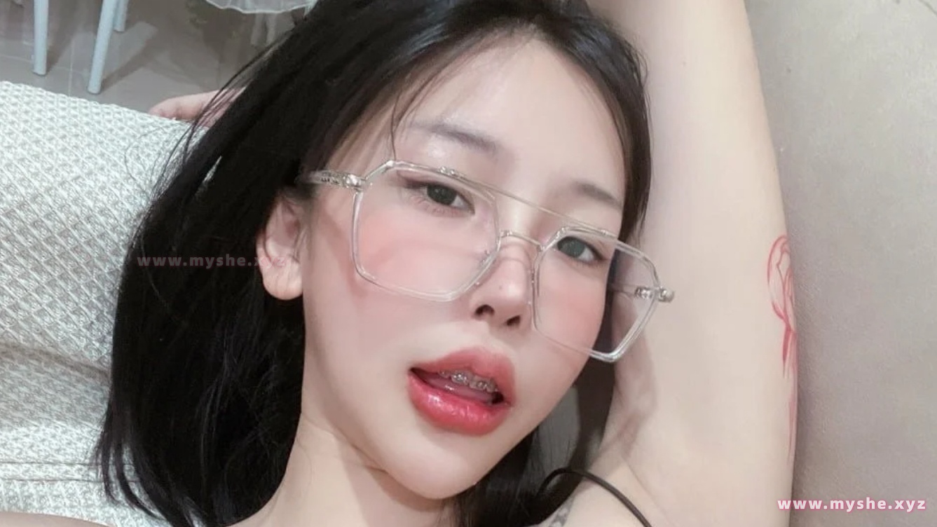 Onlyfans顶级电玩女神 xgina 合集 103v3.03G